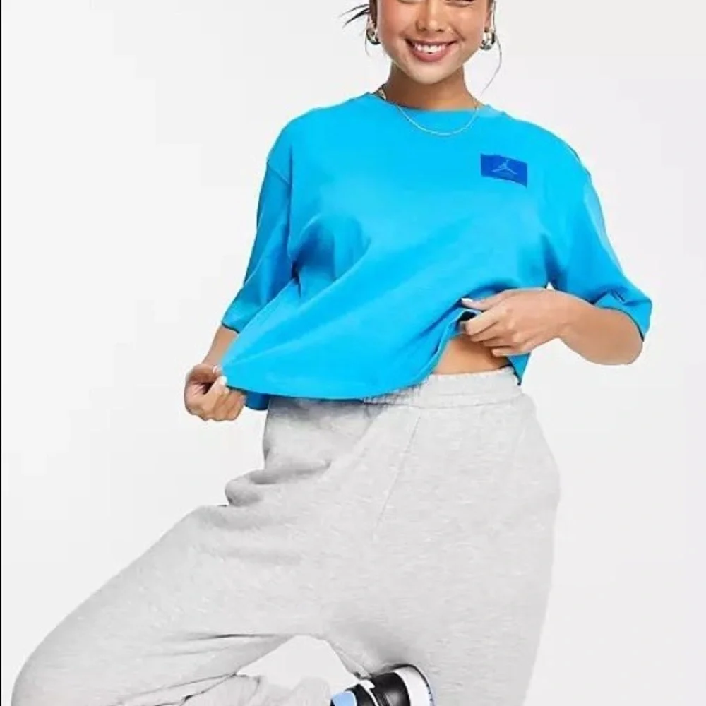 Nike air Jordan flight loose fit crop top shirt
